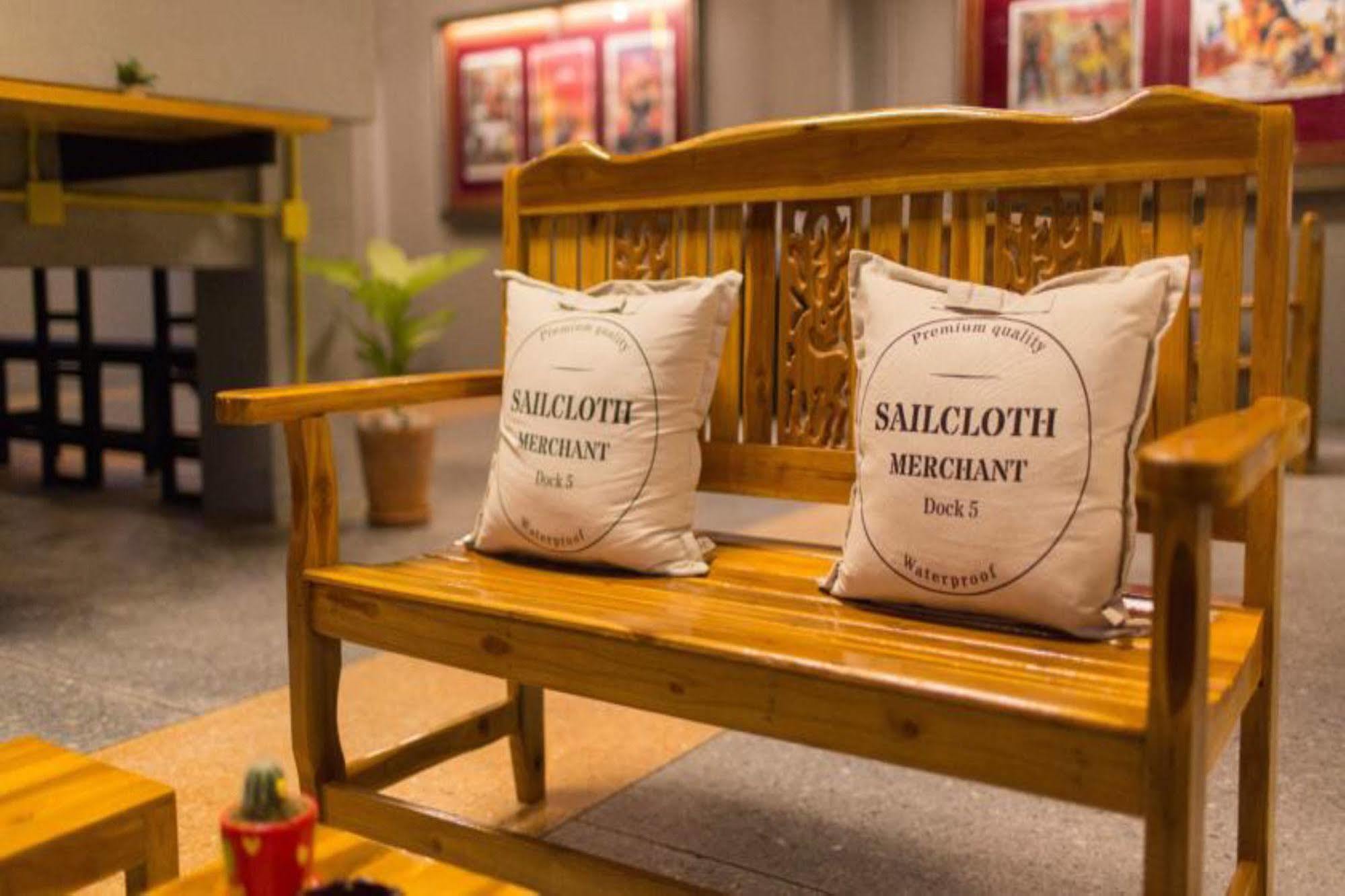 Holiday Station Hostel Краби Экстерьер фото