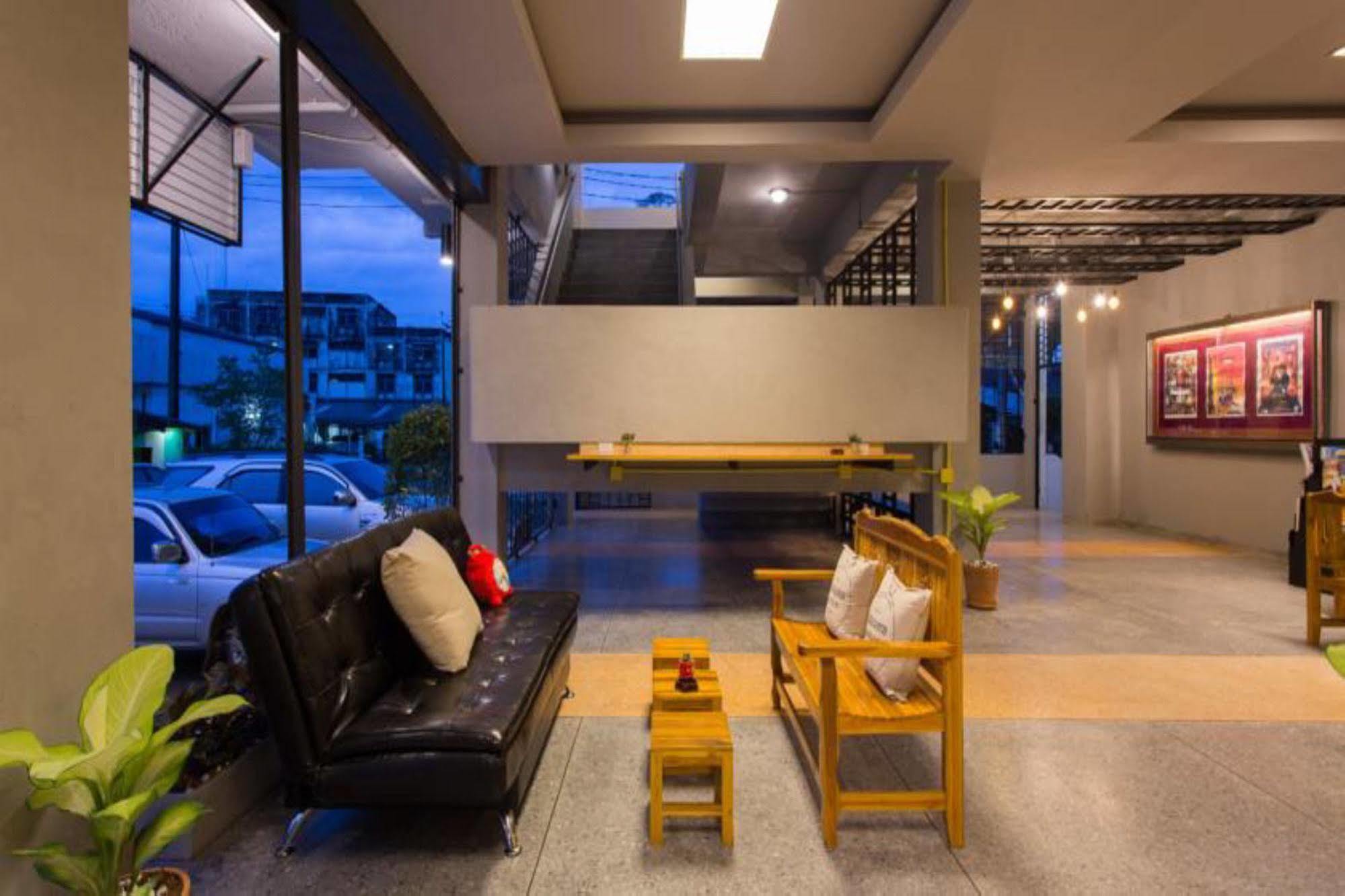 Holiday Station Hostel Краби Экстерьер фото