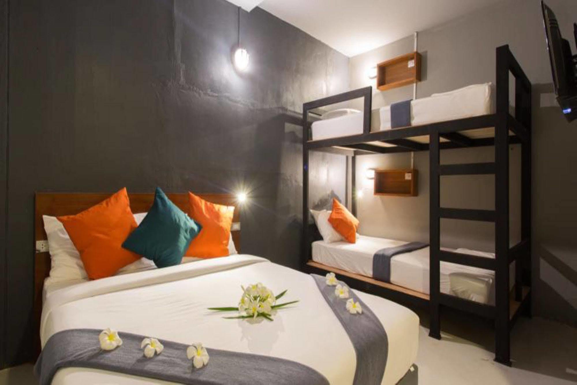 Holiday Station Hostel Краби Экстерьер фото