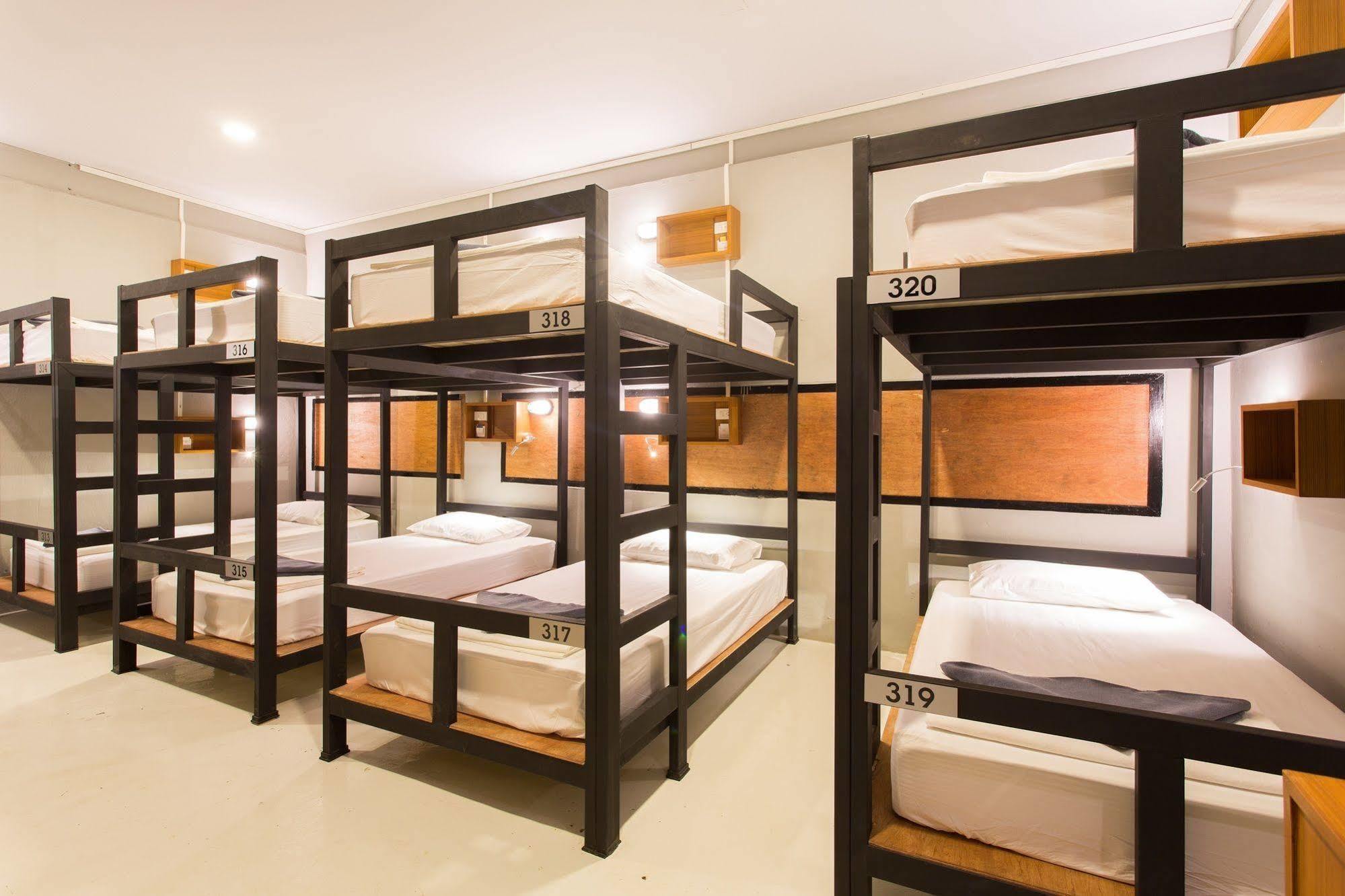 Holiday Station Hostel Краби Экстерьер фото